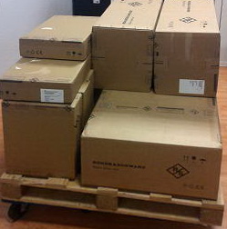 Palette mit Messgeräten